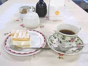 ケーキとコーヒー.jpg